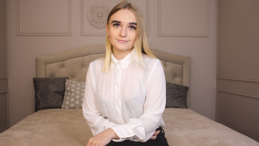 Free Live Sex Chat With CharlotteDaniel