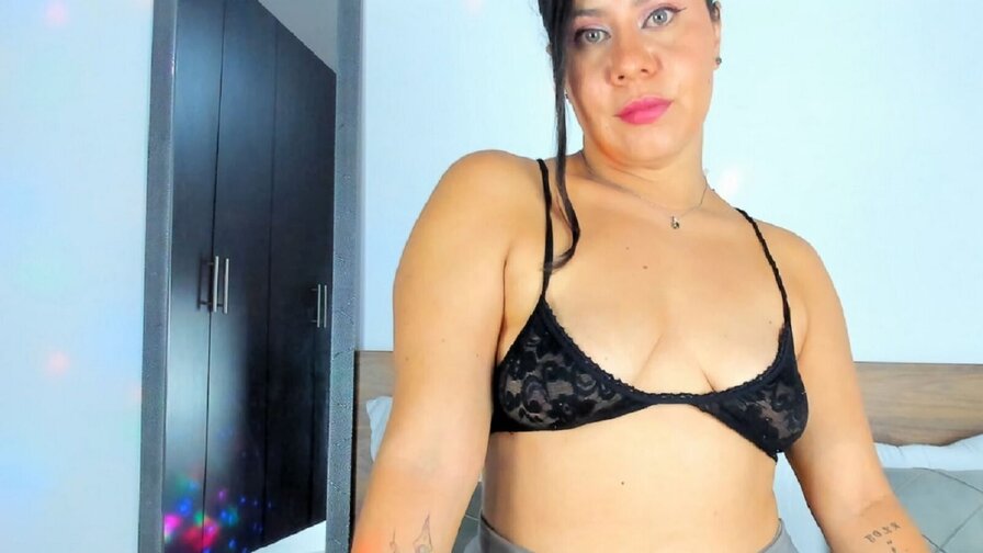 Free Live Sex Chat With GabyGuerrero