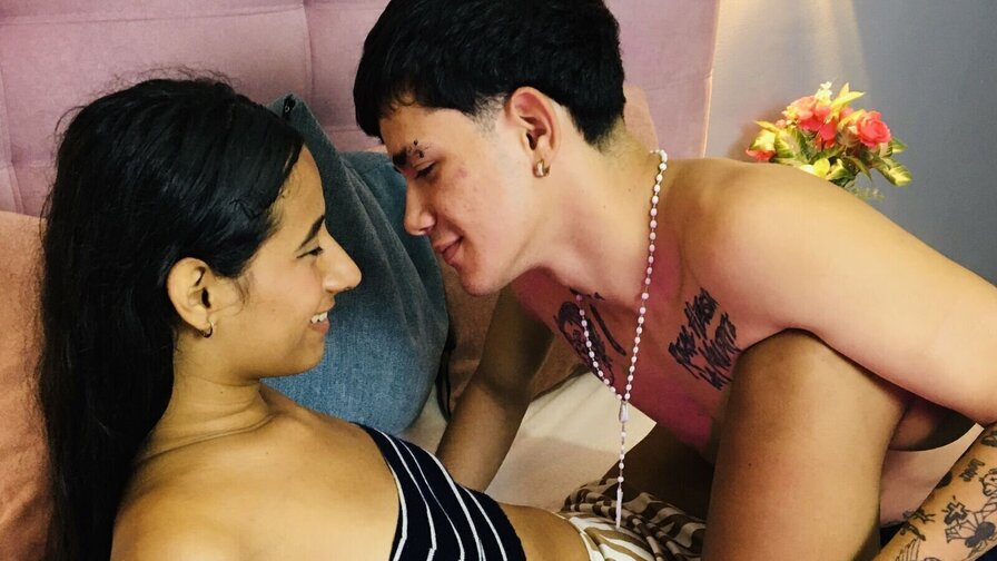 Free Live Sex Chat With MiaAndAxel