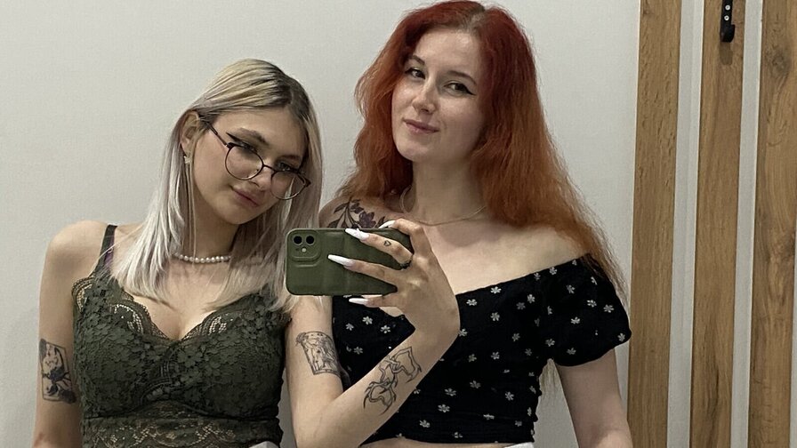 Free Live Sex Chat With SilviaAndTayte